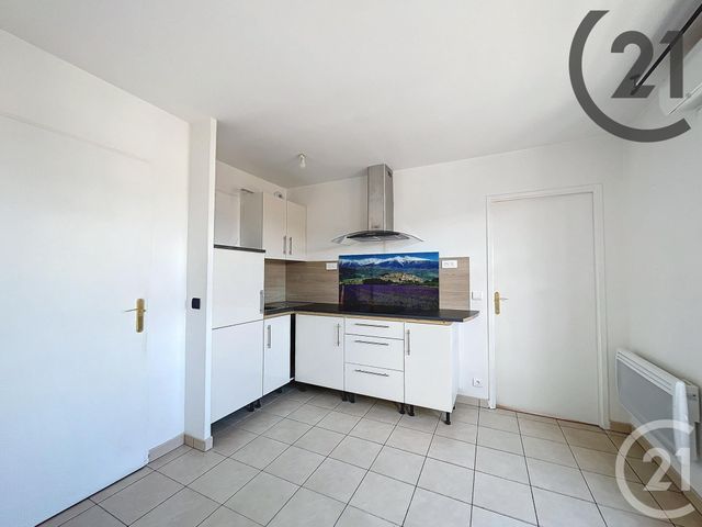 appartement à louer - 2 pièces - 32,16 m2 - Montereau Fault Yonne - 77 - ILE-DE-FRANCE