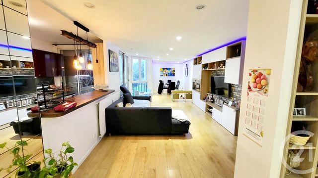 Appartement F6 à vendre - 5 pièces - 100 m2 - Livry Gargan - 93 - ILE-DE-FRANCE