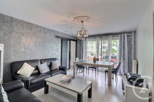 Appartement F5 à vendre - 5 pièces - 92,25 m2 - Tremblay En France - 93 - ILE-DE-FRANCE